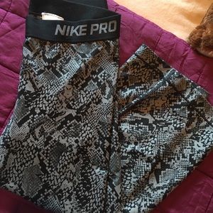 NIKE SNAKESKIN LEGGINGS